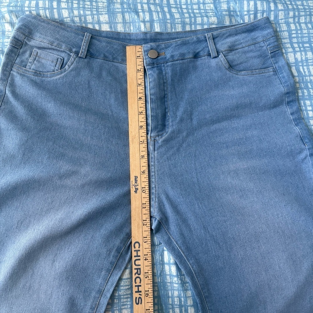 Light Blue Crop Denim Stretchy Jeans | Size XL - Picture 7 of 9